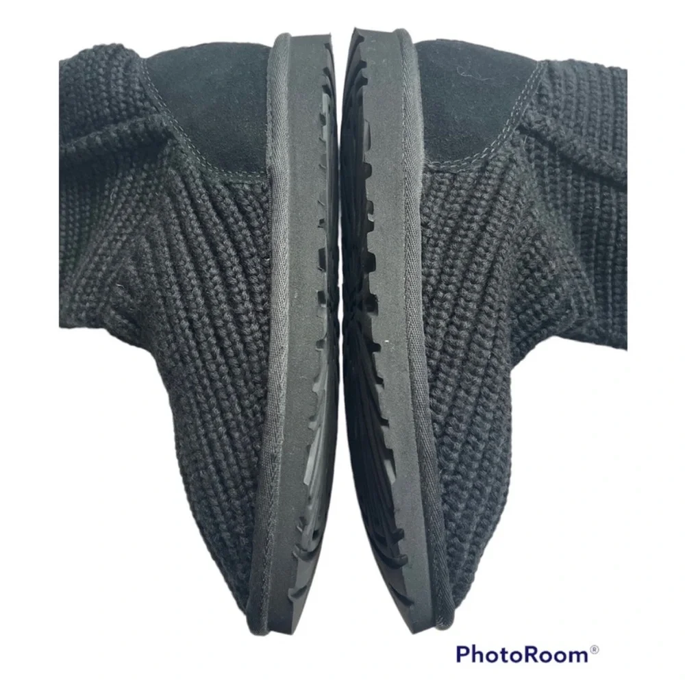 UGG Cardy All Black Boots